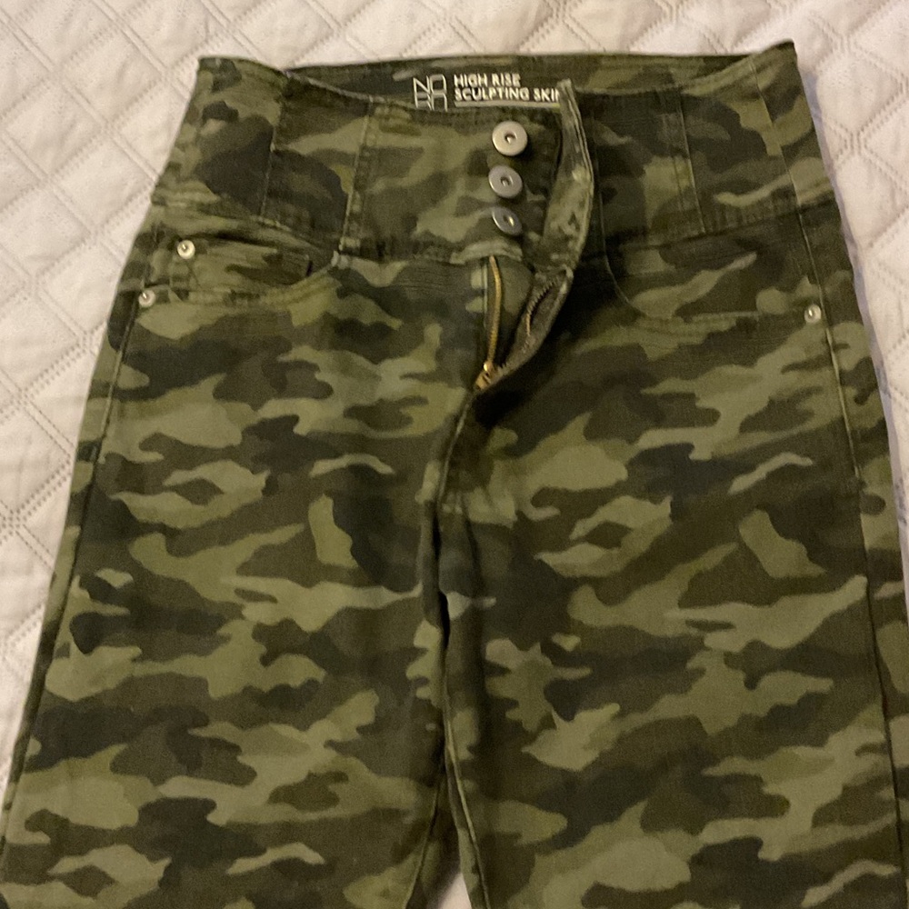 No Boundaries Women's Camouflage Skinny Jeans